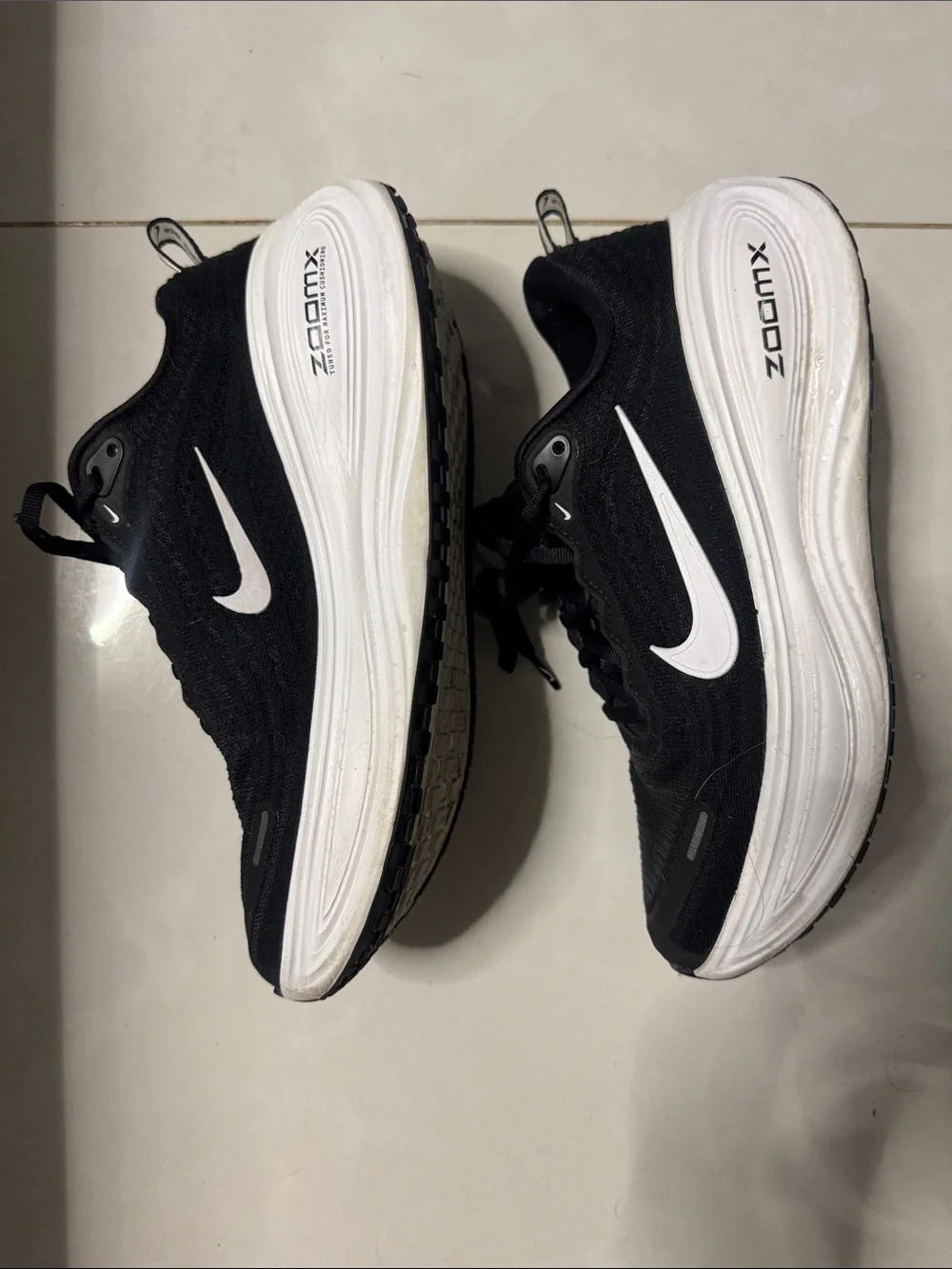 Nike Vomero 18 Running Sneakers - Picture 1 of 4